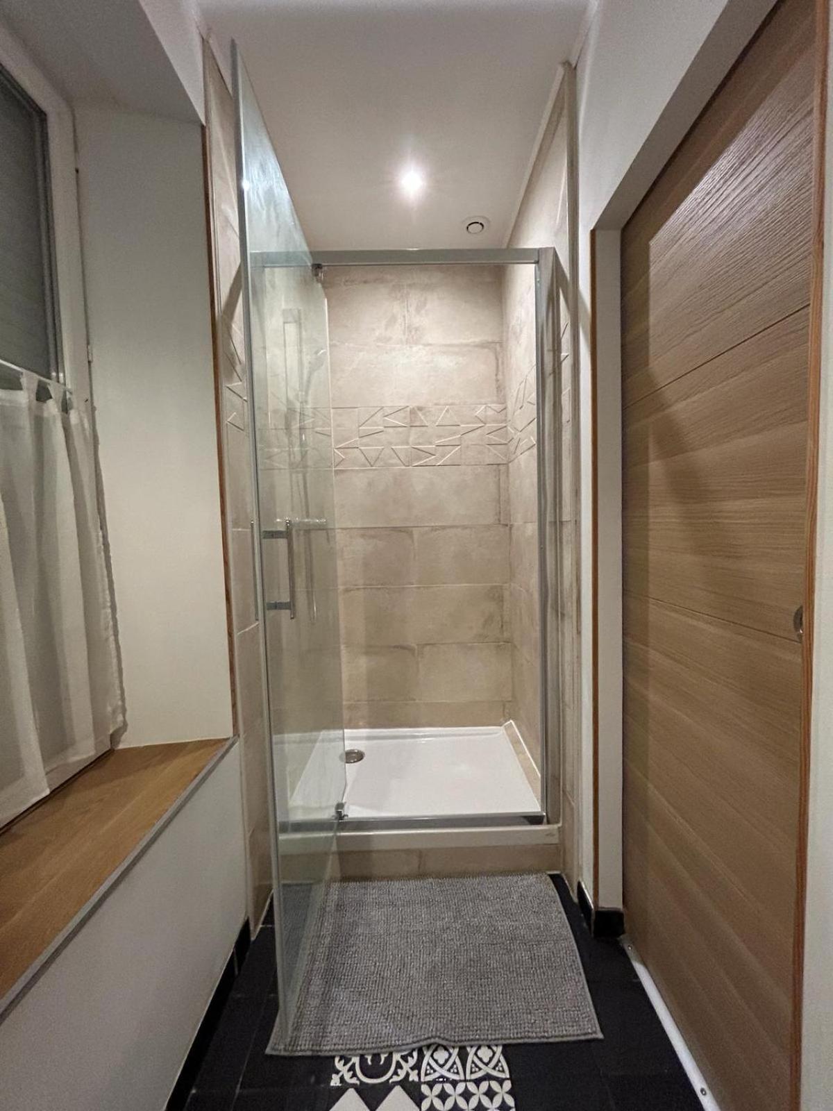 Apartment Velours & Balneo Saint-Nazaire (Loire-Atlantique)